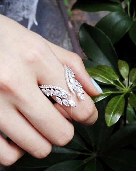 Pierścionek i bransoletka ze skrzydłami anioła