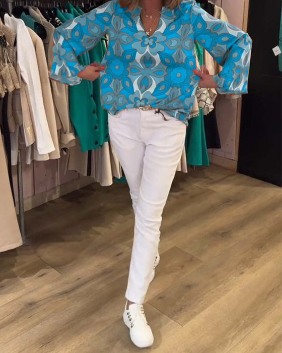 Bluzka o luźnym uniwersalnym fasonie i nadrukach