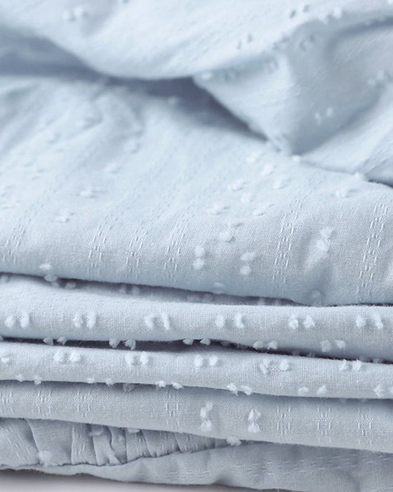 Wakacyjna sukienka w jednolitym kolorze z kieszeniami