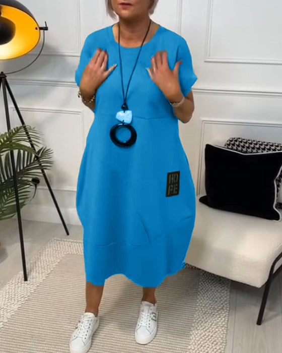 Sukienka z krótkim rękawem i nadrukiem w litery