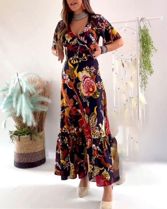 Elegancka sukienka z krótkim rękawem i dekoltem w kształcie litery V