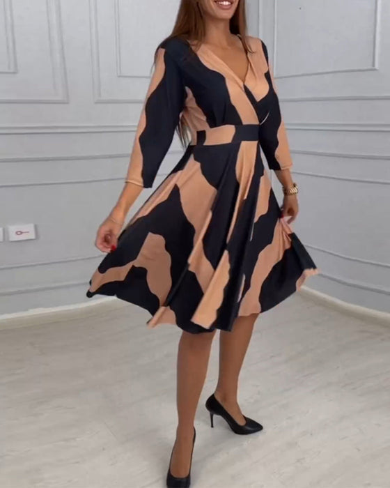 Wintażowa sukienka linii A z nadrukiem