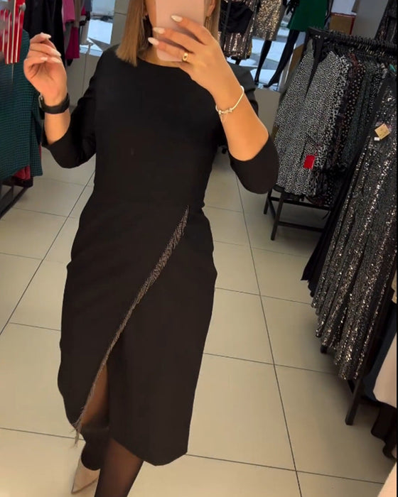 Rozcięta sukienka z okrągłym dekoltem