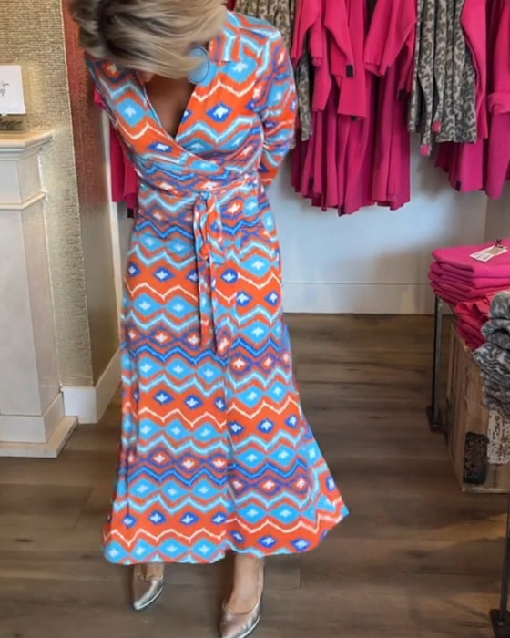 Sukienka z kolorowymi nadrukami