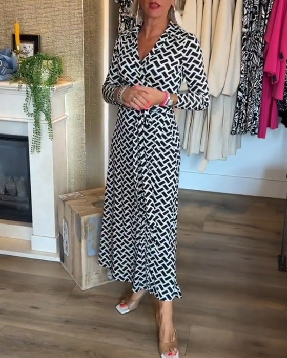 Sukienki z elementami wyszczuplającymi i nadrukami