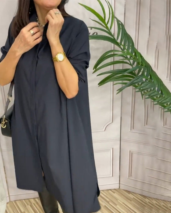 Sukienka z guzikami w jednolitym kolorze