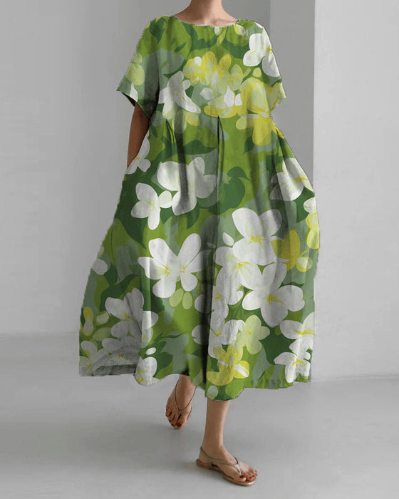 Luźna sukienka z krótkim rękawkiem i nadrukiem