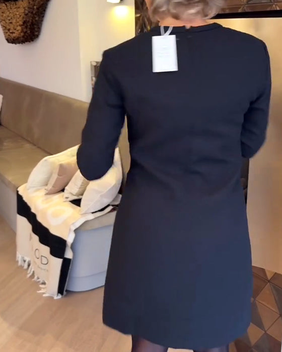Elegancka I Wyszczuplająca Sukienka Z Długim Rękawem