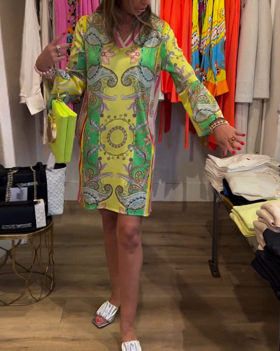 Sukienki z blokami kolorów i nadrukiem o luźnym kroju