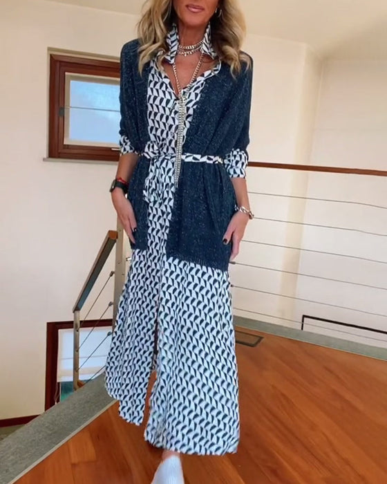 Sukienka z geometrycznym nadrukiem i rozcięciem