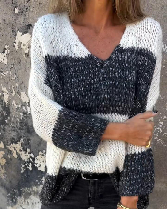 Sweter z dekoltem w serek