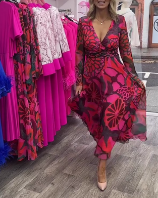 Sukienka z głębokim dekoltem w kształcie litery V i szerokim dekoltem