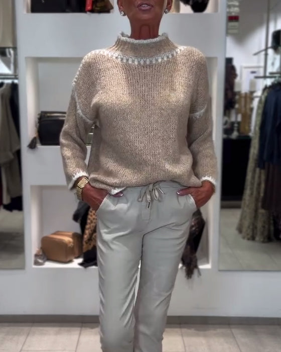 Uniwersalny Pulower Z Wysokim Kołnierzem I Kontrastowymi Kolorami