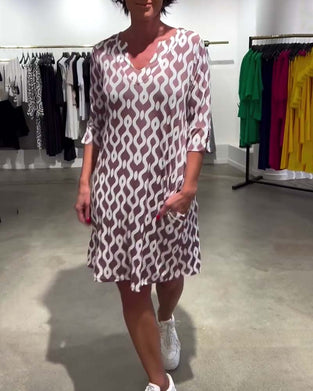 Sukienka Stojący Kołnierz Średnia Długość Wzorzysta