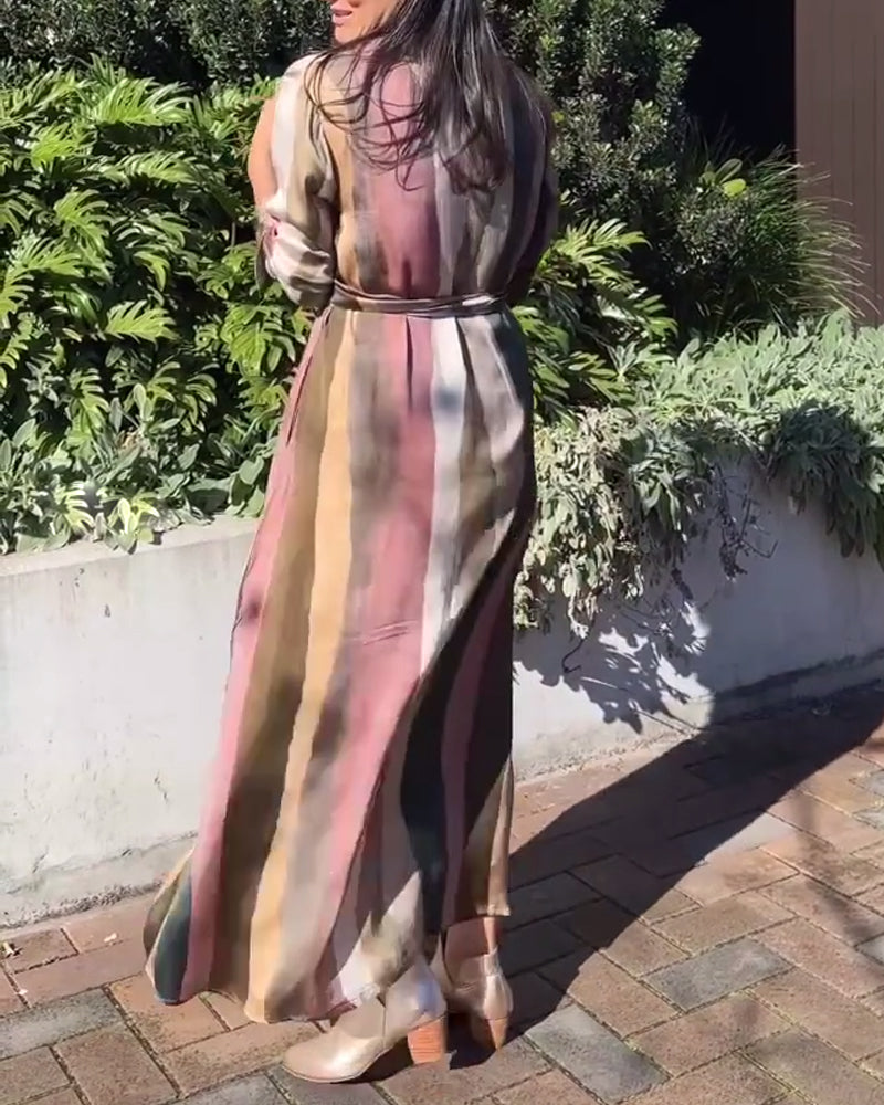 Sukienka w paski zapinana na guziki