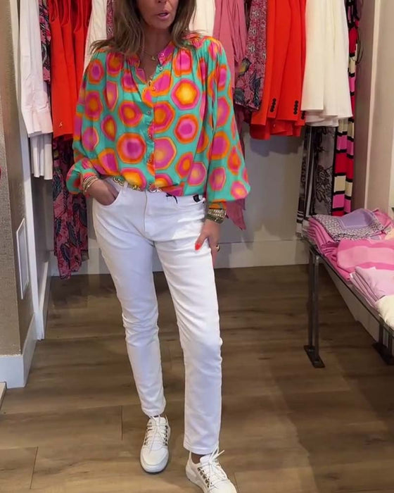 Koszula z kolorowym geometrycznym nadrukiem i stójką