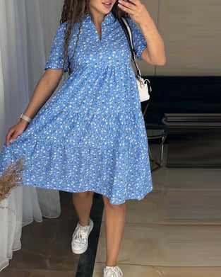 Luźna sukienka w kwiaty na co dzień