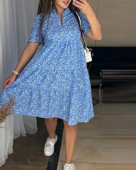 Luźna sukienka w kwiaty na co dzień