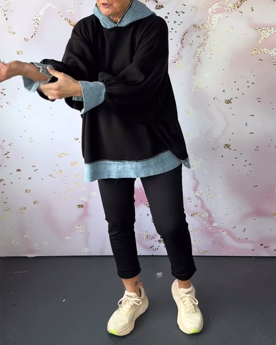 Swobodna bluza z kapturem w kontrastowym kolorze z rękawami typu latarnia
