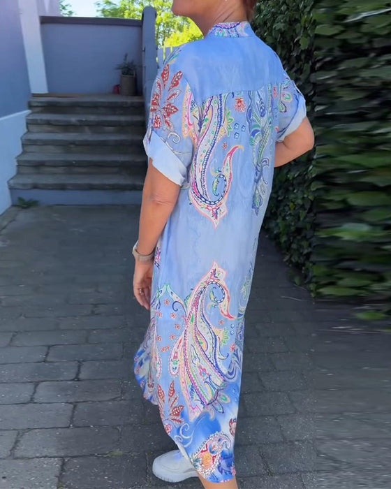 Sukienka z nadrukiem i dekoltem w kształcie litery V