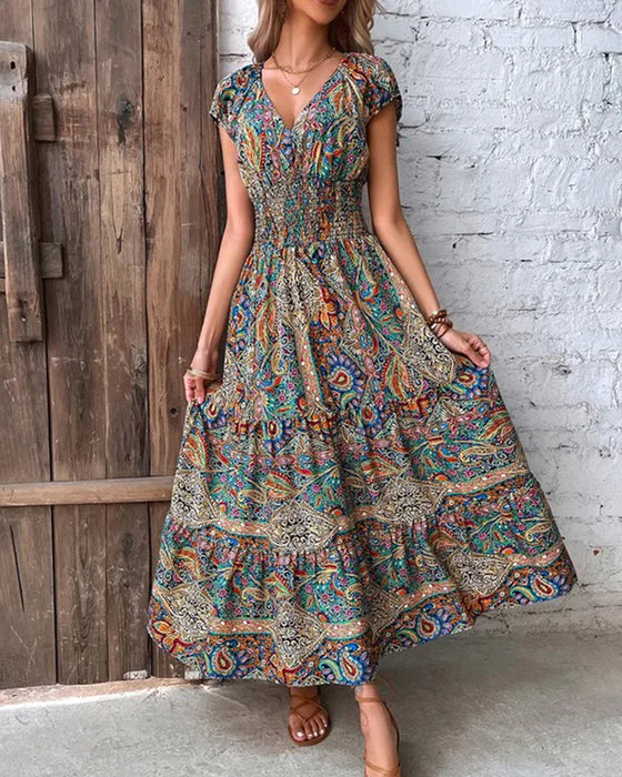 Elegancka sukienka z nadrukiem w stylu vintage