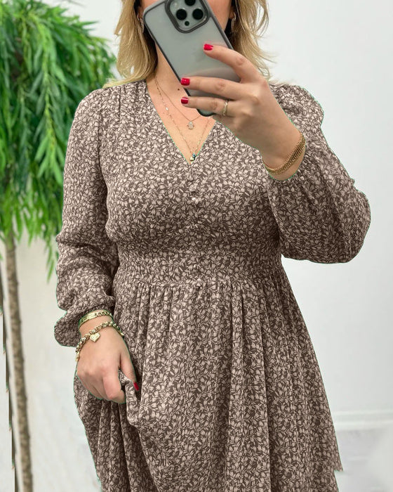 Elegancka sukienka zapinana na guziki