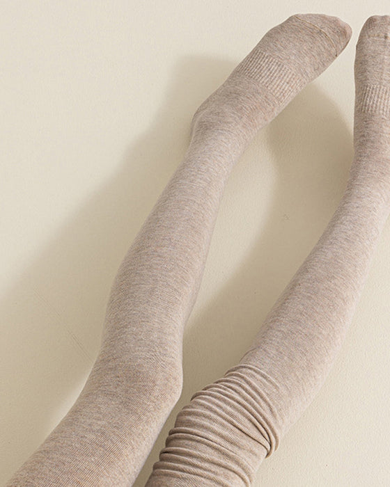 Pogrubione wysokie pończochy