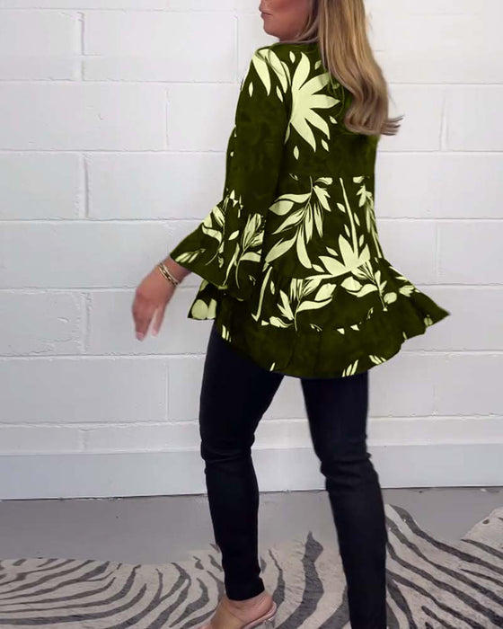 Bluzka z nadrukiem zapinana na guziki z rękawami dzwonkowymi