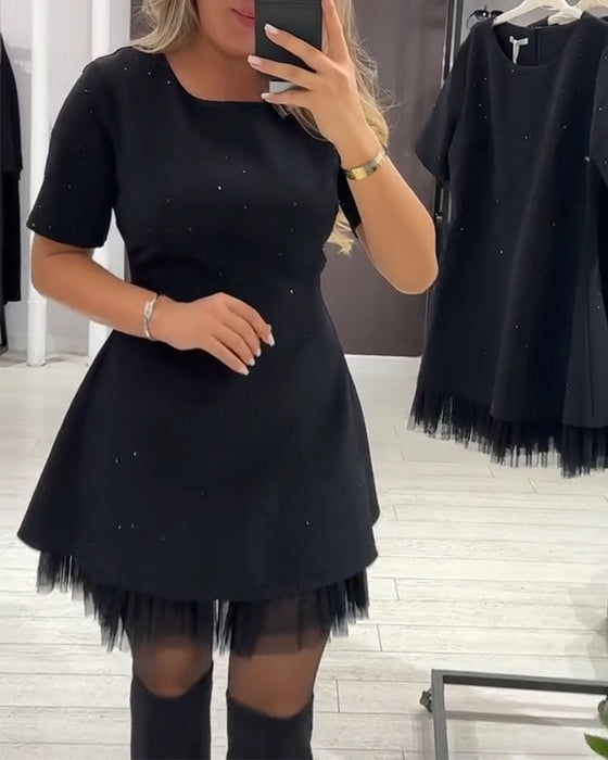 Sukienka z elegancką, mieniącą się siateczką patchworkową