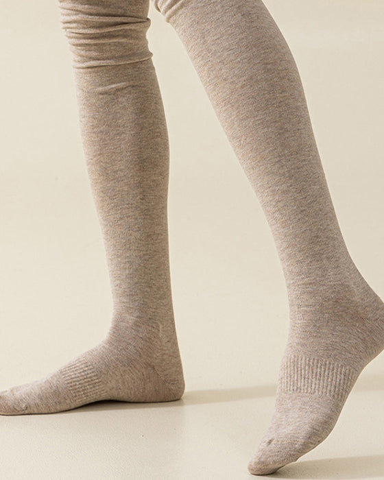 Pogrubione wysokie pończochy