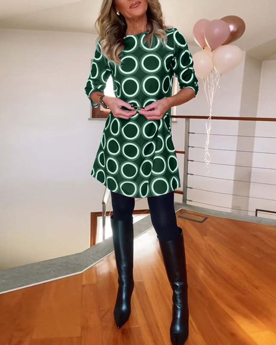 Sukienka swobodna z okrągłym dekoltem i nadrukiem w kształcie kołav