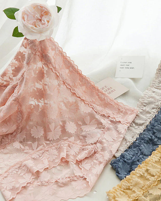 Koronkowe majtki z wysokim stanem