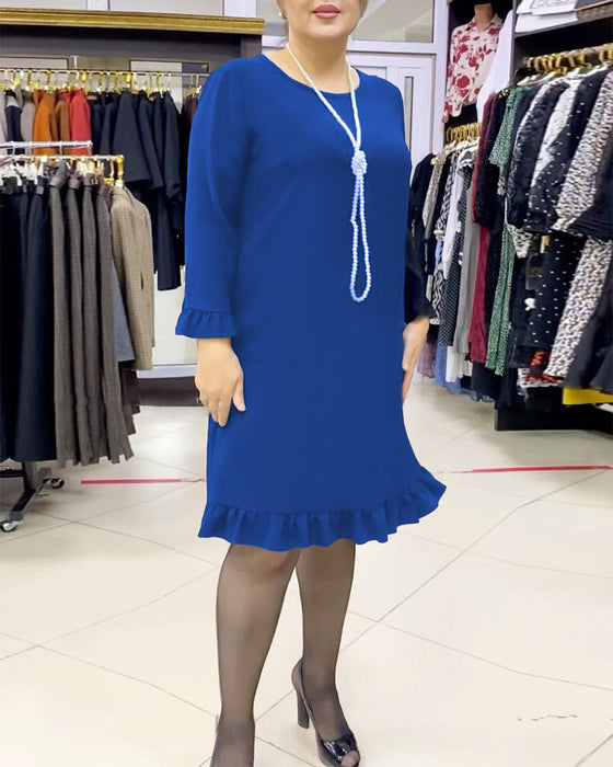 Patchworkowa marszczona sukienka w jednolitym kolorze