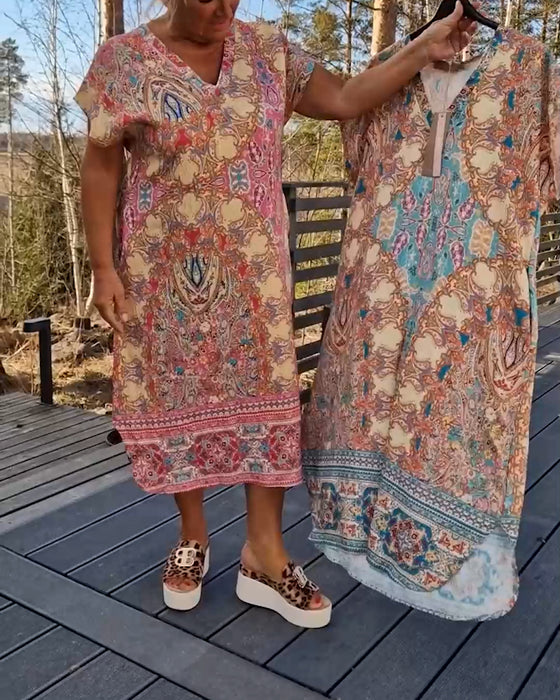 Sukienka Z Dekoltem W Serek Z Krótkim Rękawem Wzorzysta Prosta