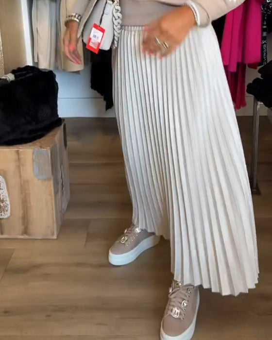 Plisowana sukienka w jednolitym kolorze