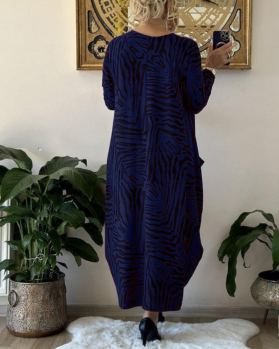 Modna luźna sukienka z nadrukiem i kieszenią