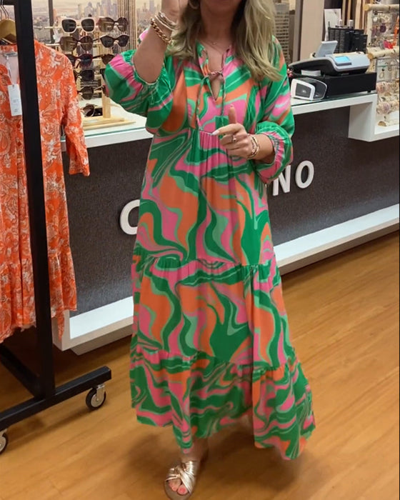 Sukienka maxi z dekoltem w serek i nadrukiem