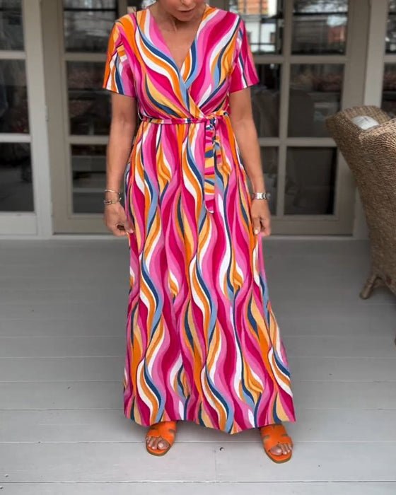 Długa sznurowana sukienka z kolorowym nadrukiem i krótkim rękawem