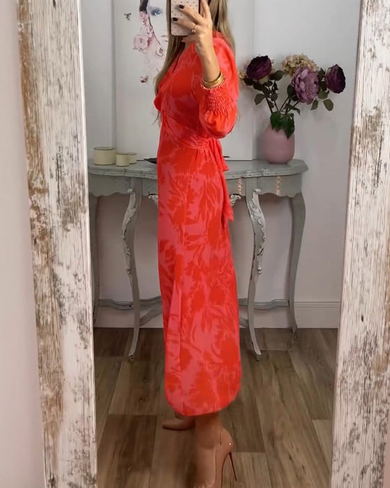 Sukienka z dekoltem w kształcie litery V i wciętą talią