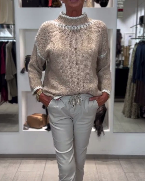 Uniwersalny Pulower Z Wysokim Kołnierzem I Kontrastowymi Kolorami