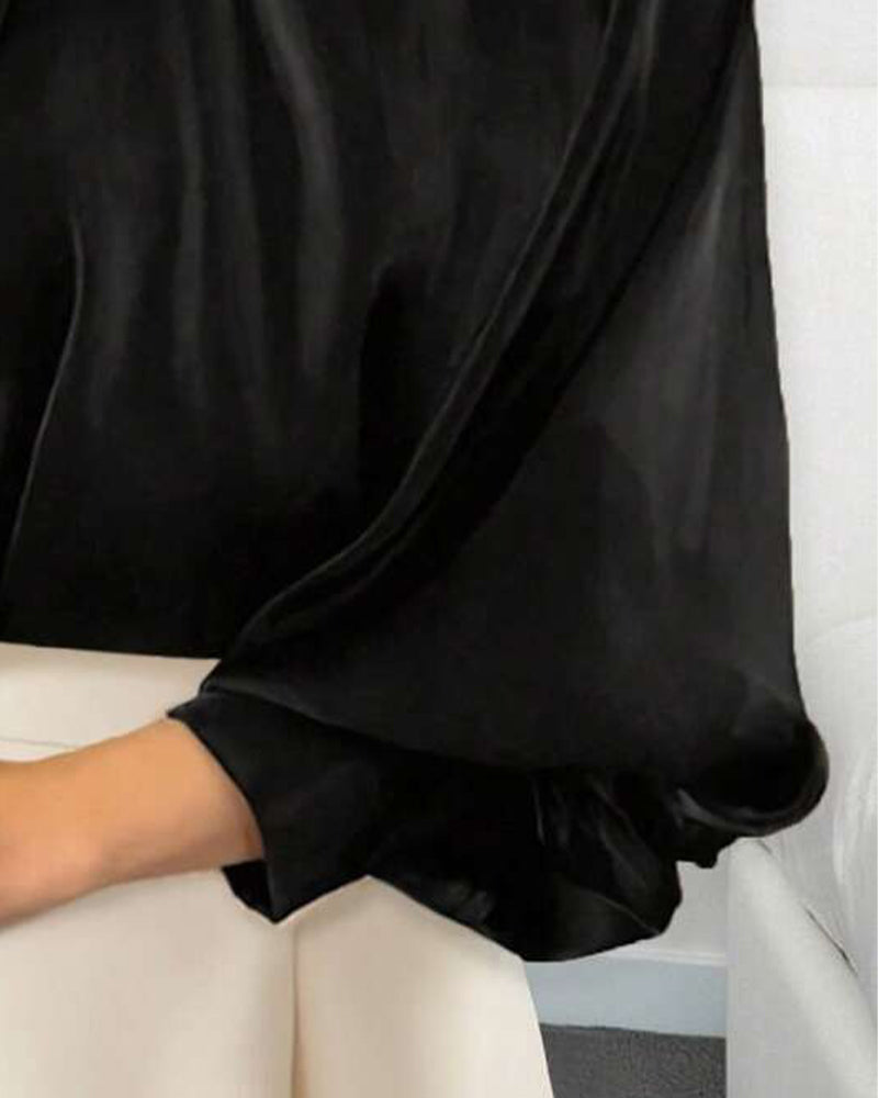 Bluzka Z Bufiastymi Rękawami I Wysokim Kołnierzem