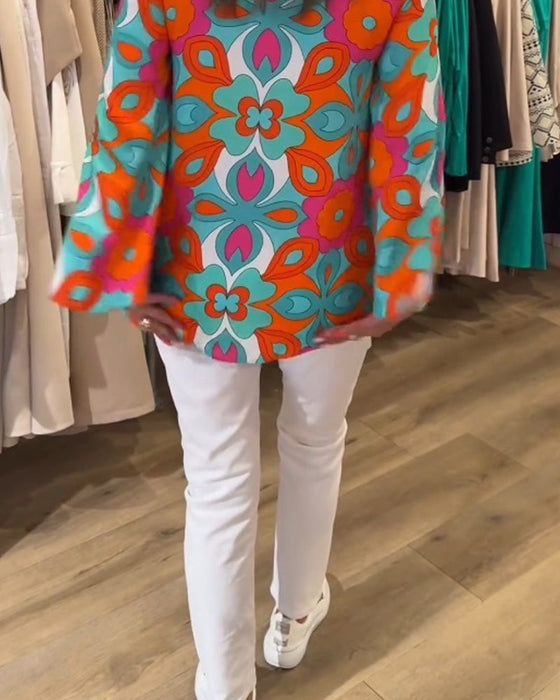 Bluzka o luźnym uniwersalnym fasonie i nadrukach