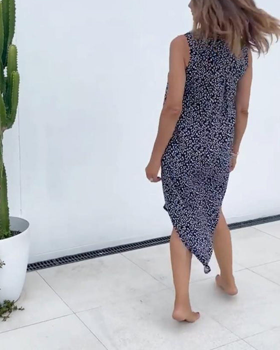 Sukienka bez rękawów z nadrukiem i dekoltem w kształcie litery V