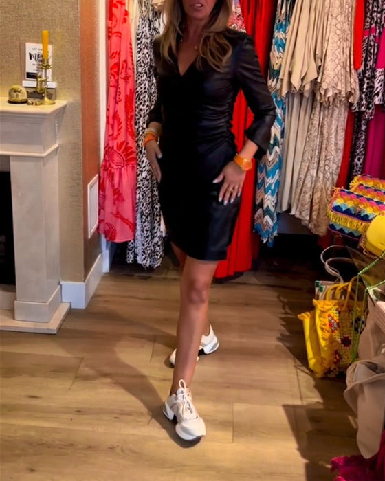 Sukienka z dekoltem w serek