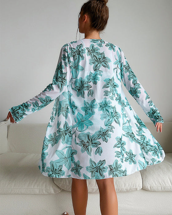 Trzyczęściowy zestaw strój kąpielowy i narzutka z modnym nadrukiem