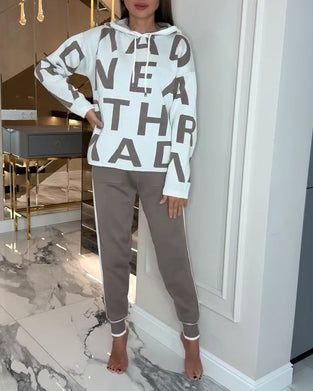 Zestaw Dwuczęściowy Z Kapturem I Printem Z Napisem