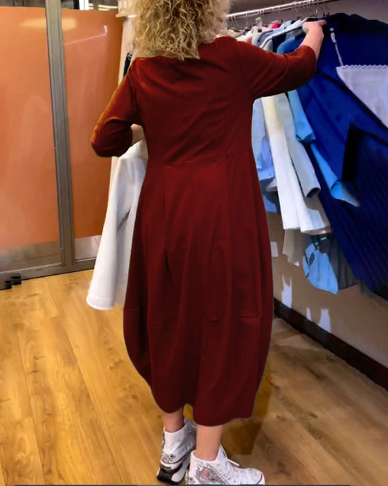 Sukienka z okrągłym dekoltem i rękawem 2/3