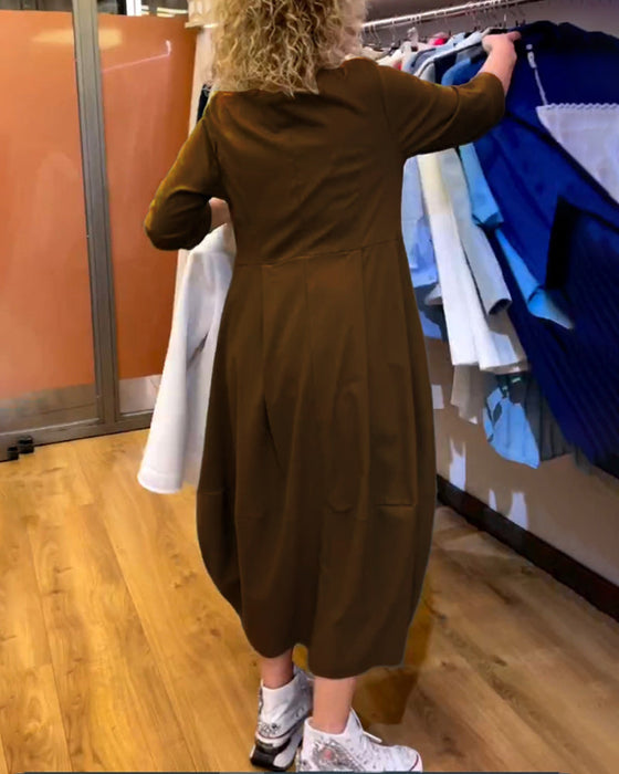 Sukienka z okrągłym dekoltem i rękawem 2/3