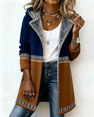 Modny Płaszcz Z Kapturem I Długimi Rękawami