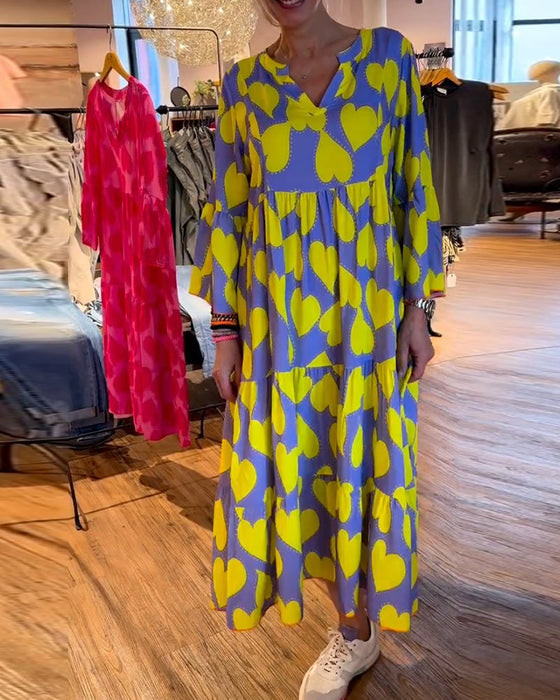 Sukienka z nadrukiem w kształcie serca z dekoltem w kształcie litery V